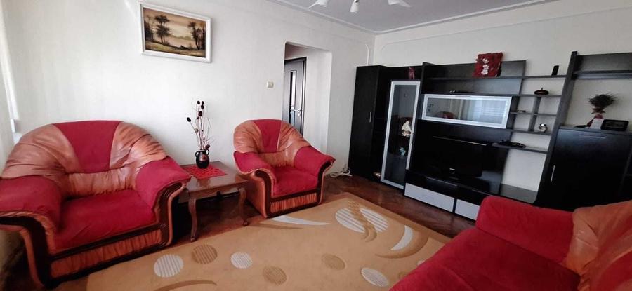 Apartament cu 2 camere semidecomandat în Podu Roș