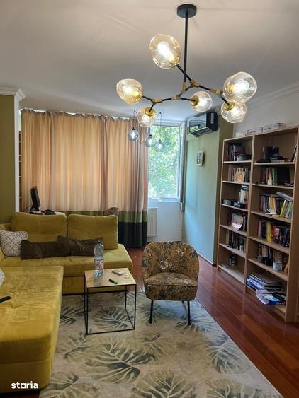 Apartament cu 2 camere decomandat în Arcul de Triumf