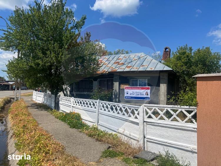 Casă cu 4 camere cu Teren 1324 Mp în Fulga