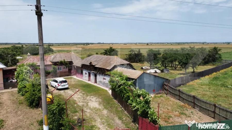 Casă cu 5 camere cu Teren 1400 Mp în Central