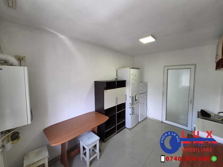 Apartament cu 3 camere semidecomandat în Ultracentral
