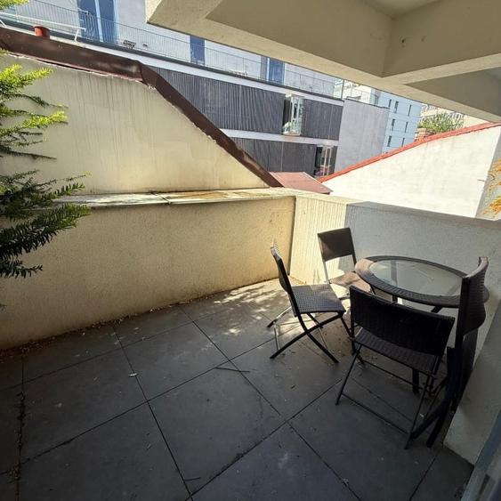 Apartament cu 3 camere decomandat în Banu Manta