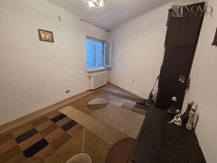 Apartament cu 4 camere decomandat, mobilat în P-ța Rosetti