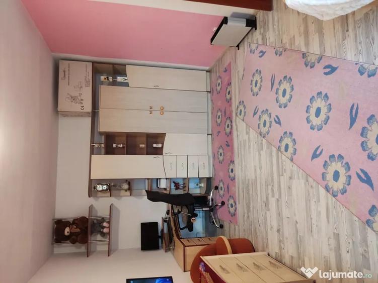 Apartament cu 2 camere semidecomandat în Mărăști