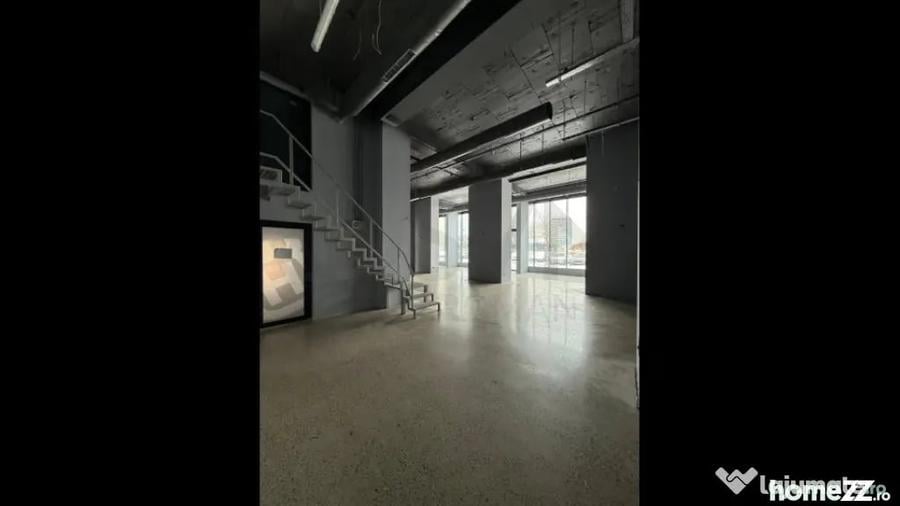 Spațiu comercial, de 265 mp, în Petricani