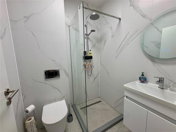Apartament cu 3 camere semidecomandat în Exterior Vest