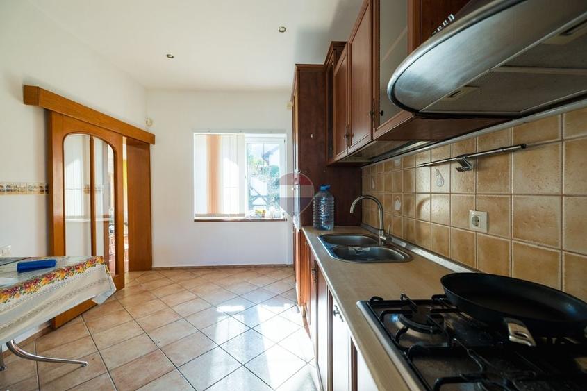 Casă individuală cu 4 camere cu Teren 700 Mp în Dârste