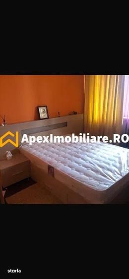 Apartament cu 3 camere semidecomandat în Grivița
