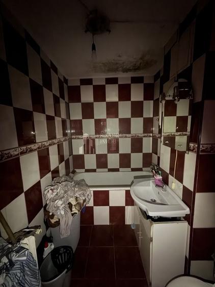 Apartament cu 3 camere semidecomandat în Pantelimon