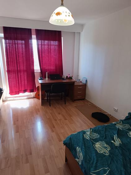 Apartament cu 4 camere în Mărăști