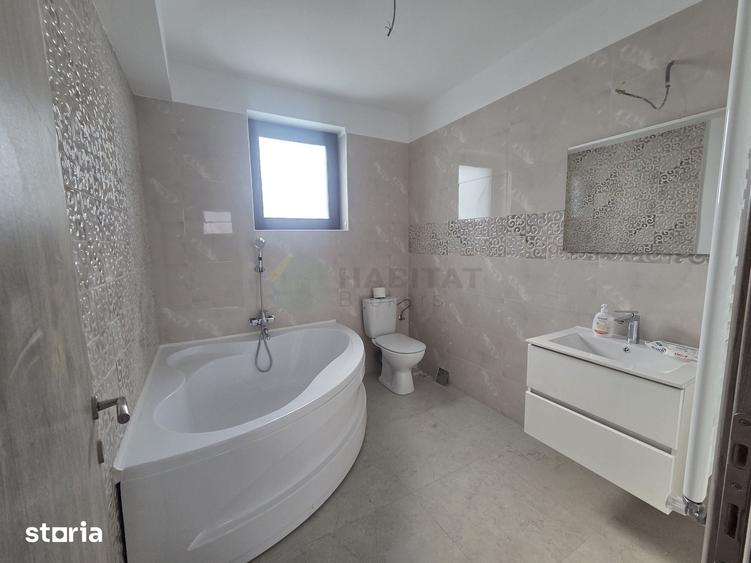 Casă cu 5 camere cu Teren 555 Mp în Tineretului
