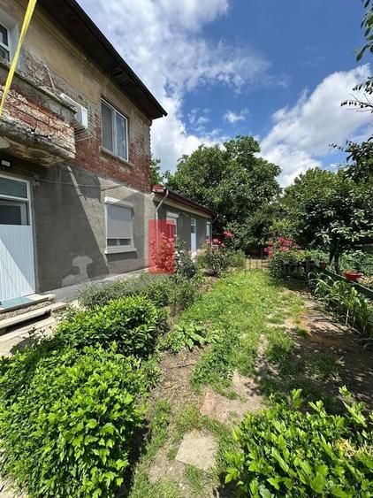Casă individuală cu 4 camere cu Canalizare în 13 Septembrie
