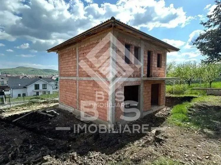 Casă individuală cu 5 camere cu Canalizare în Nord