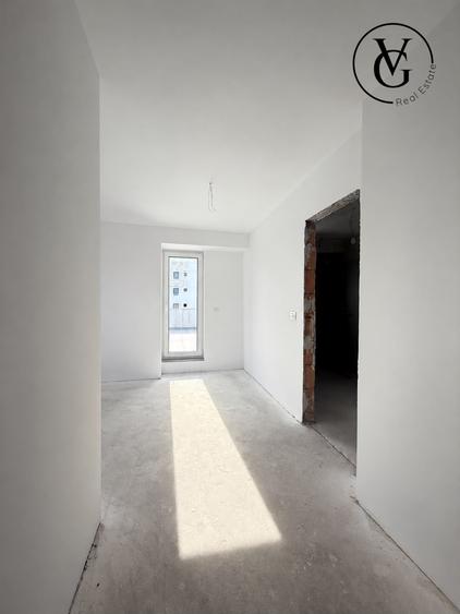 Penthouse cu 3 camere decomandat în Tomis Plus