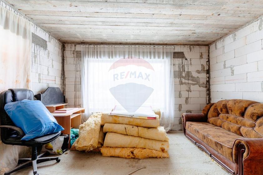 Casă individuală cu 5 camere cu Teren 1240 Mp în Băbana