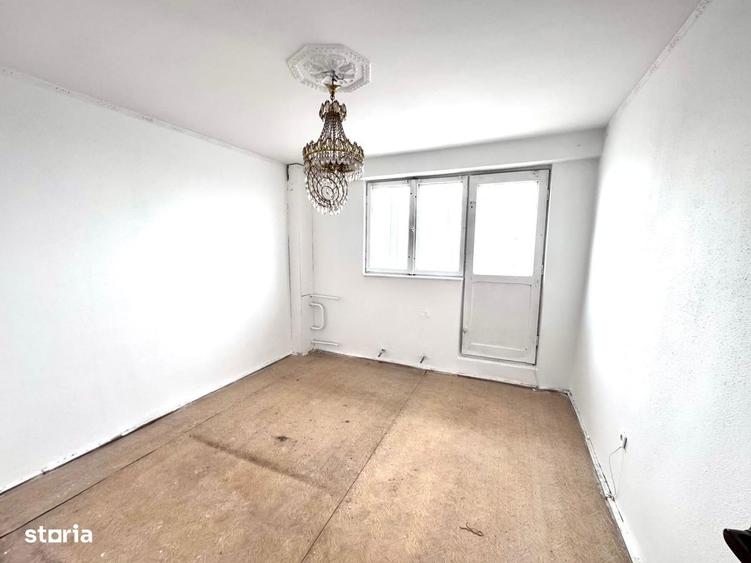 Apartament cu 3 camere decomandat în Faleză