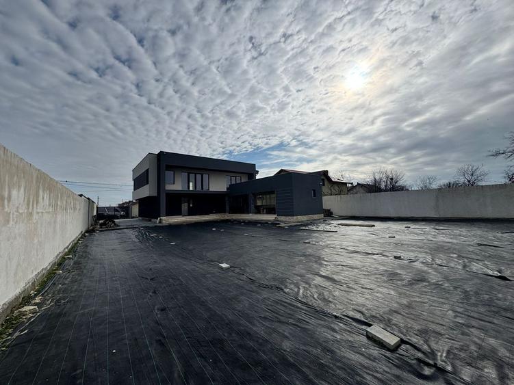 Casă individuală cu 4 camere cu Piscina în Cernica