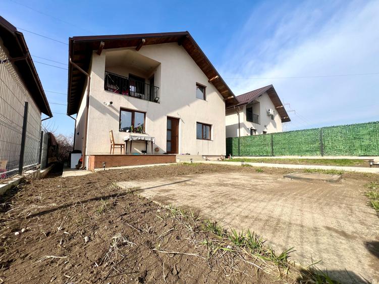 Casă cu 6 camere cu Teren 200 Mp în Horpaz
