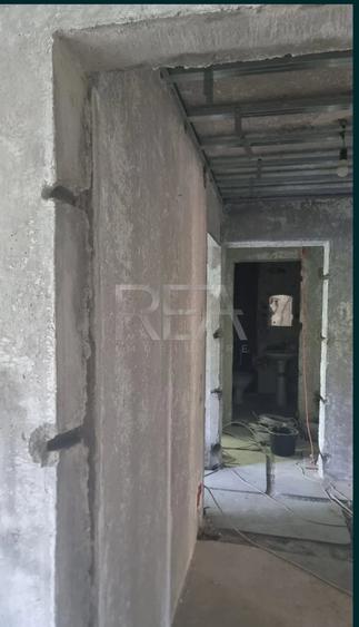 Apartament cu 4 camere decomandat în Berceni