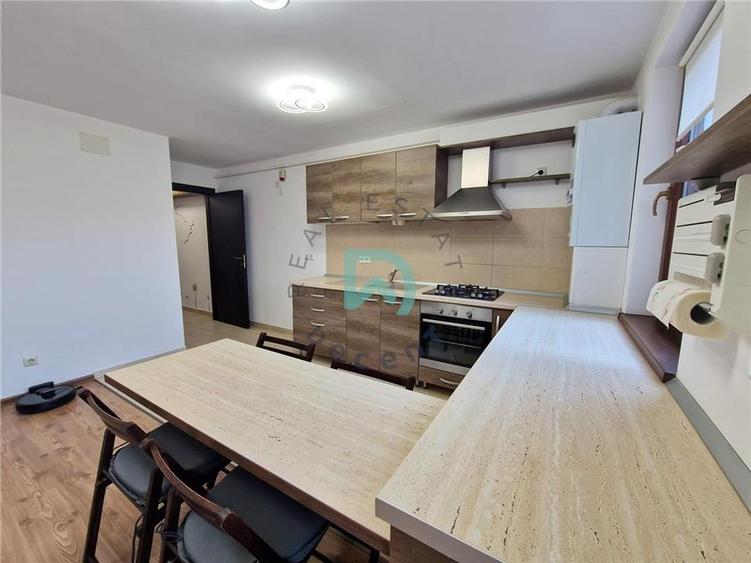 Apartament cu 2 camere decomandat în Tractorul