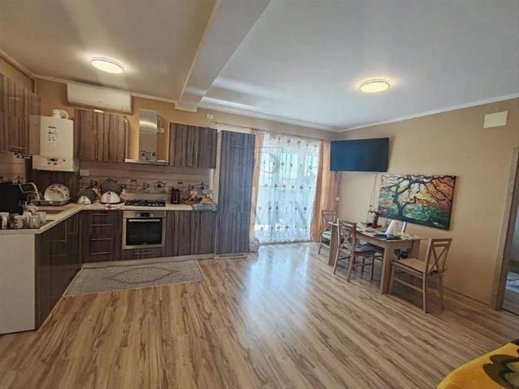 Apartament cu 3 camere decomandat în Buziașului — fotografia 1
