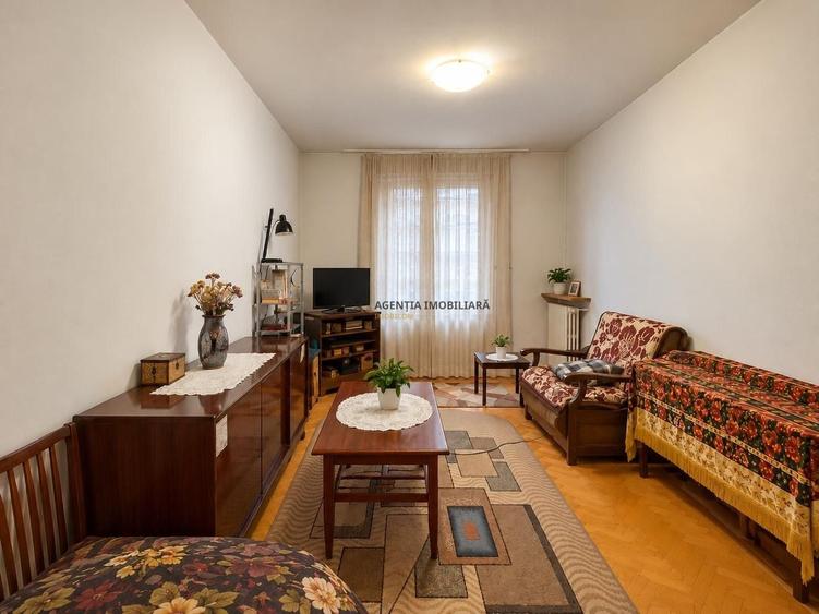 Apartament cu 3 camere semidecomandat în Floreasca