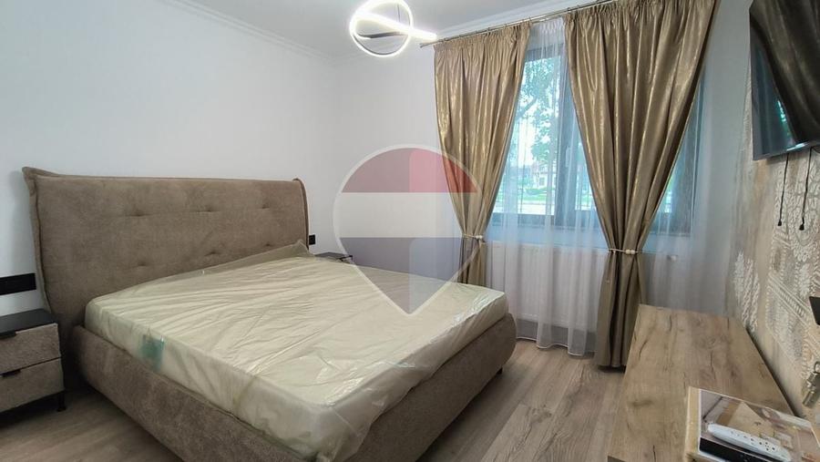 Apartament cu 3 camere decomandat, mobilat în Mazepa 1