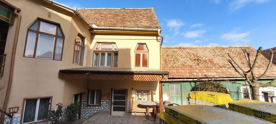 Casă cu 4 camere în Biertan