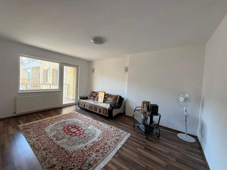 Apartament cu 2 camere decomandat în Pietroasa