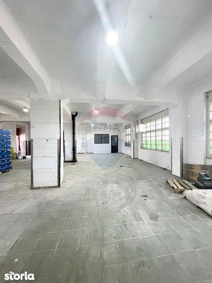 Spațiu comercial, de 148 mp, în Bujac