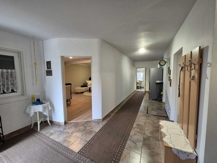 Casă cu 4 camere în Ciorogârla