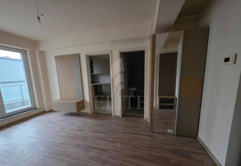 Apartament cu 2 camere semidecomandat, mobilat în Mărăști