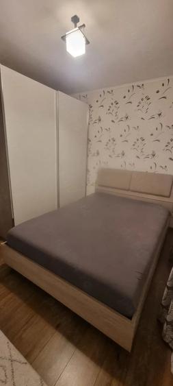 Apartament cu 3 camere decomandat în Cet