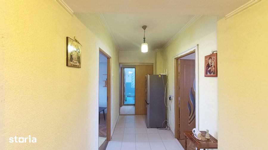 Apartament cu 4 camere decomandat în Central