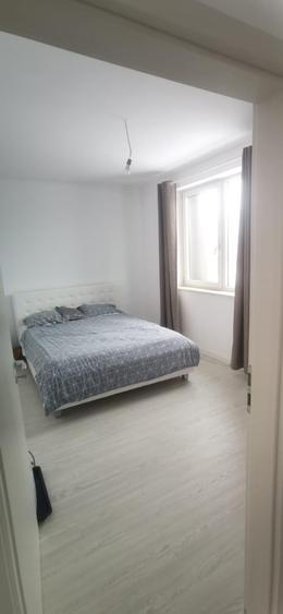 Apartament cu 3 camere semidecomandat, mobilat în Exterior Nord