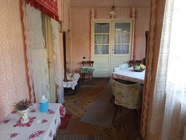 Casă cu 5 camere cu Teren 1439 Mp în Iam