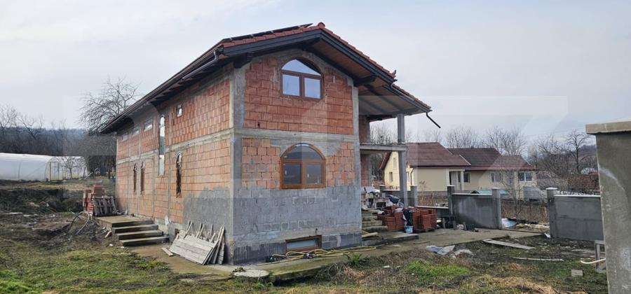 Casă individuală cu 5 camere cu Teren 1000 Mp în Almașu Mic