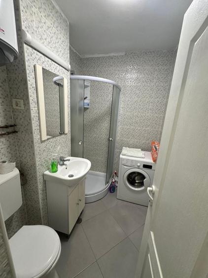 Garsonieră decomandată în Central
