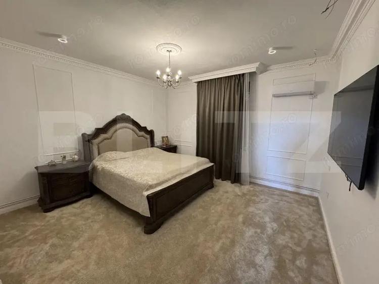 Casă cu 10 camere cu Teren 1143 Mp în Malu Mare