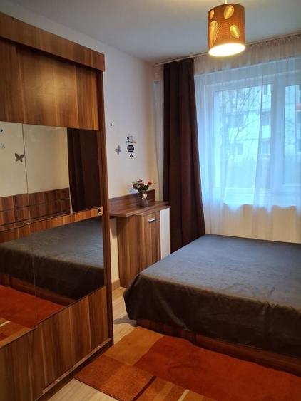 Garsonieră în Vest