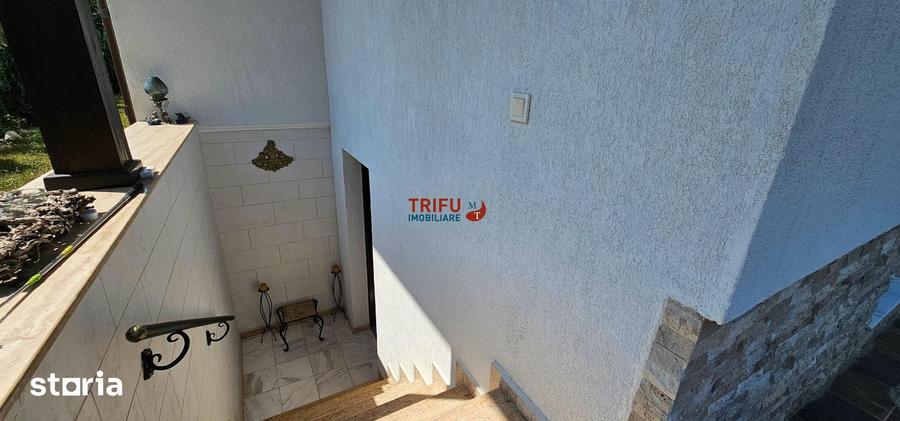 Casă cu 4 camere cu Teren 1698 Mp în Central