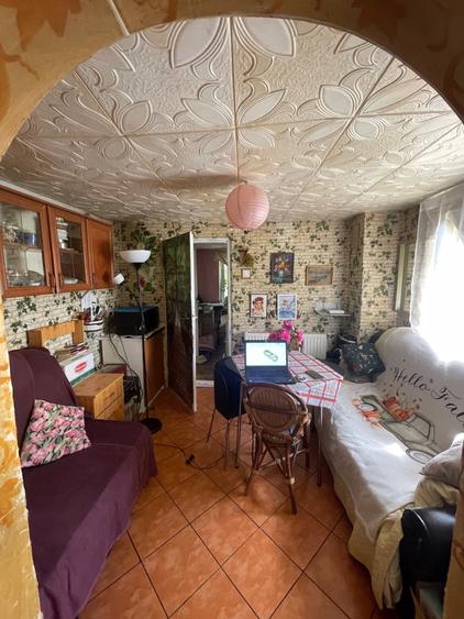 Casă cu 4 camere nedecomandat în Central