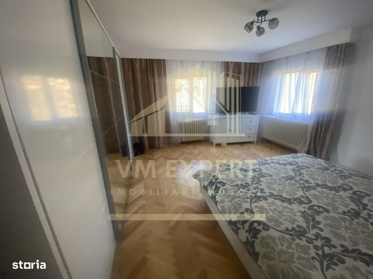 Casă cu 4 camere cu Teren 2078 Mp în Câmpulung Muscel