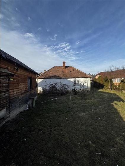 Casă cu 3 camere cu Teren 1000 Mp în Central