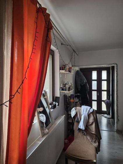 Casă cu 6 camere cu Teren 251 Mp în Chitila