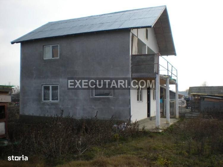 Casă cu 3 camere în Cocani