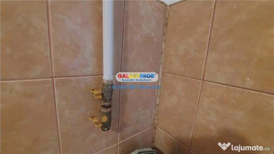 Apartament cu 3 camere semidecomandat în Central