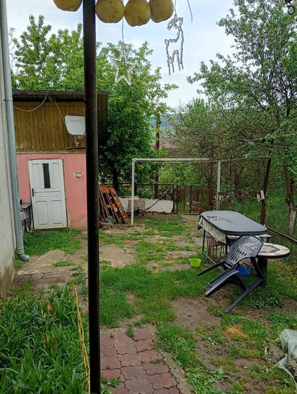 Casă cu 4 camere în Aghireșu