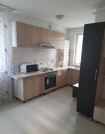 Apartament cu 3 camere semidecomandat, mobilat în Mărăști