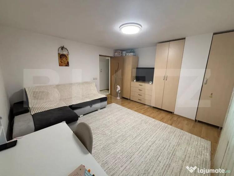 Apartament cu 2 camere semidecomandat în Micro 5